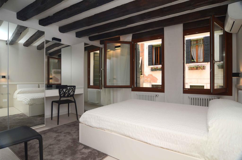 Venice Mirrors Экстерьер фото