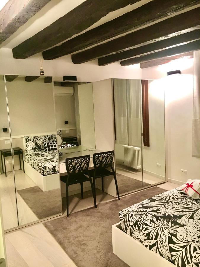 Venice Mirrors Экстерьер фото